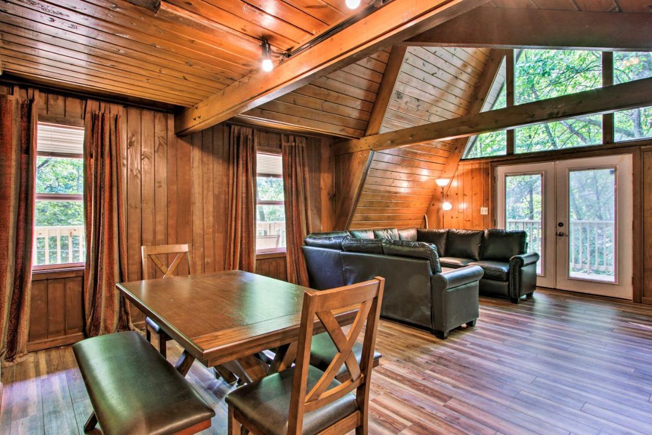 Holiday home Wooded Mtn Chalet With Loft 2 Mi To Ober Gatlinburg!