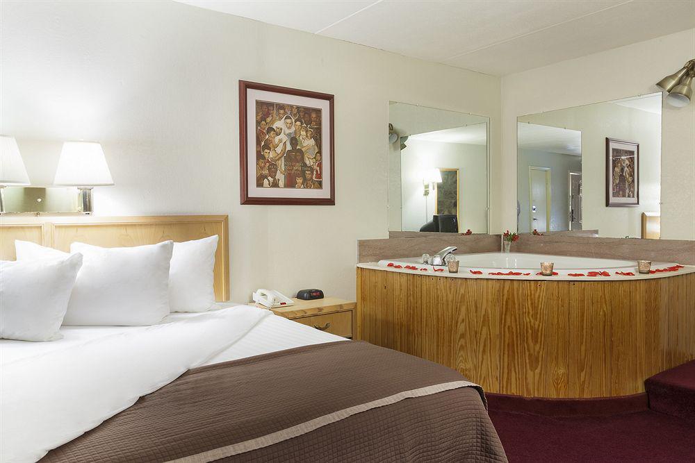 Hotel Clarion Pointe Downtown Gatlinburg