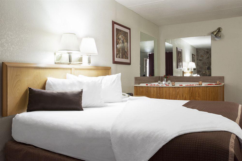 Hotel Clarion Pointe Downtown Gatlinburg