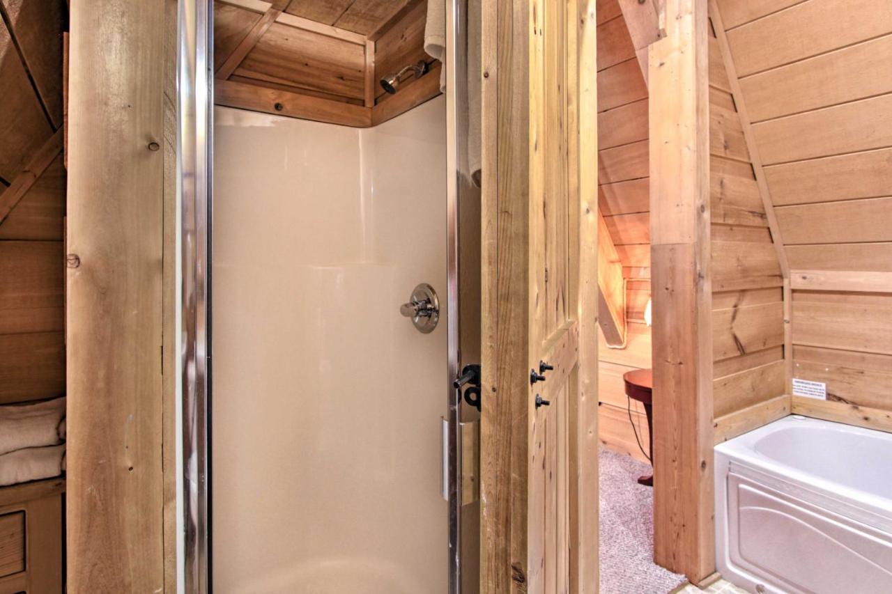 A-frame Cabin With Hot Tub Less Than 1 Mi To Ober Gatlinburg