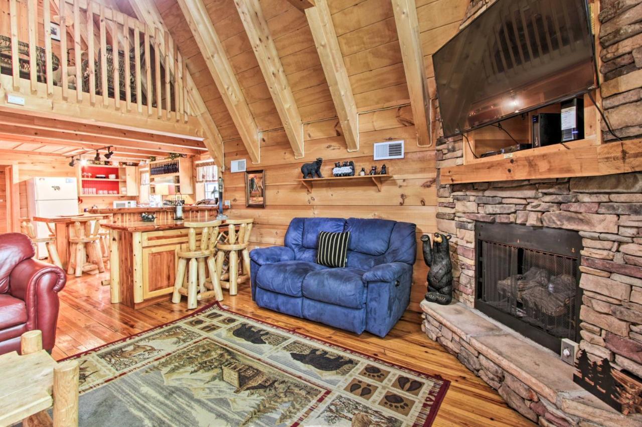 A-frame Cabin With Hot Tub Less Than 1 Mi To Ober Gatlinburg