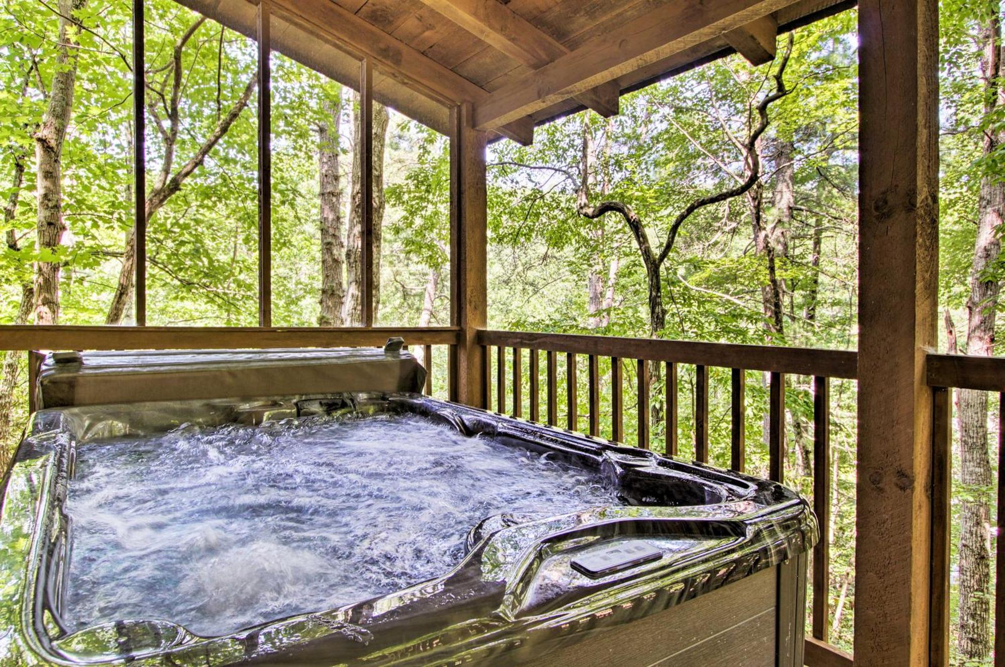 Holiday home Secluded Forest Cabin, 4 Mi To Downtown *