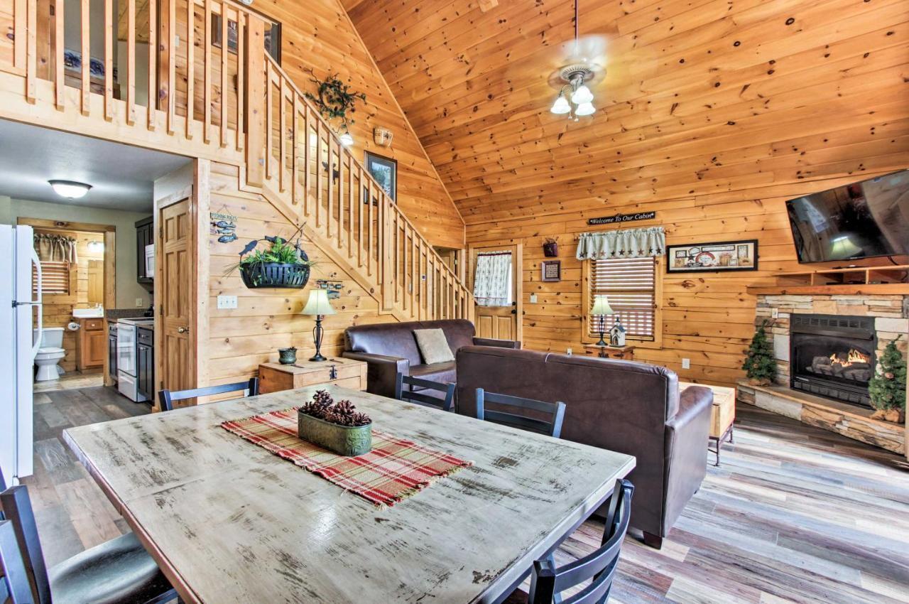 Mountain With Grill And Pool Table! *
