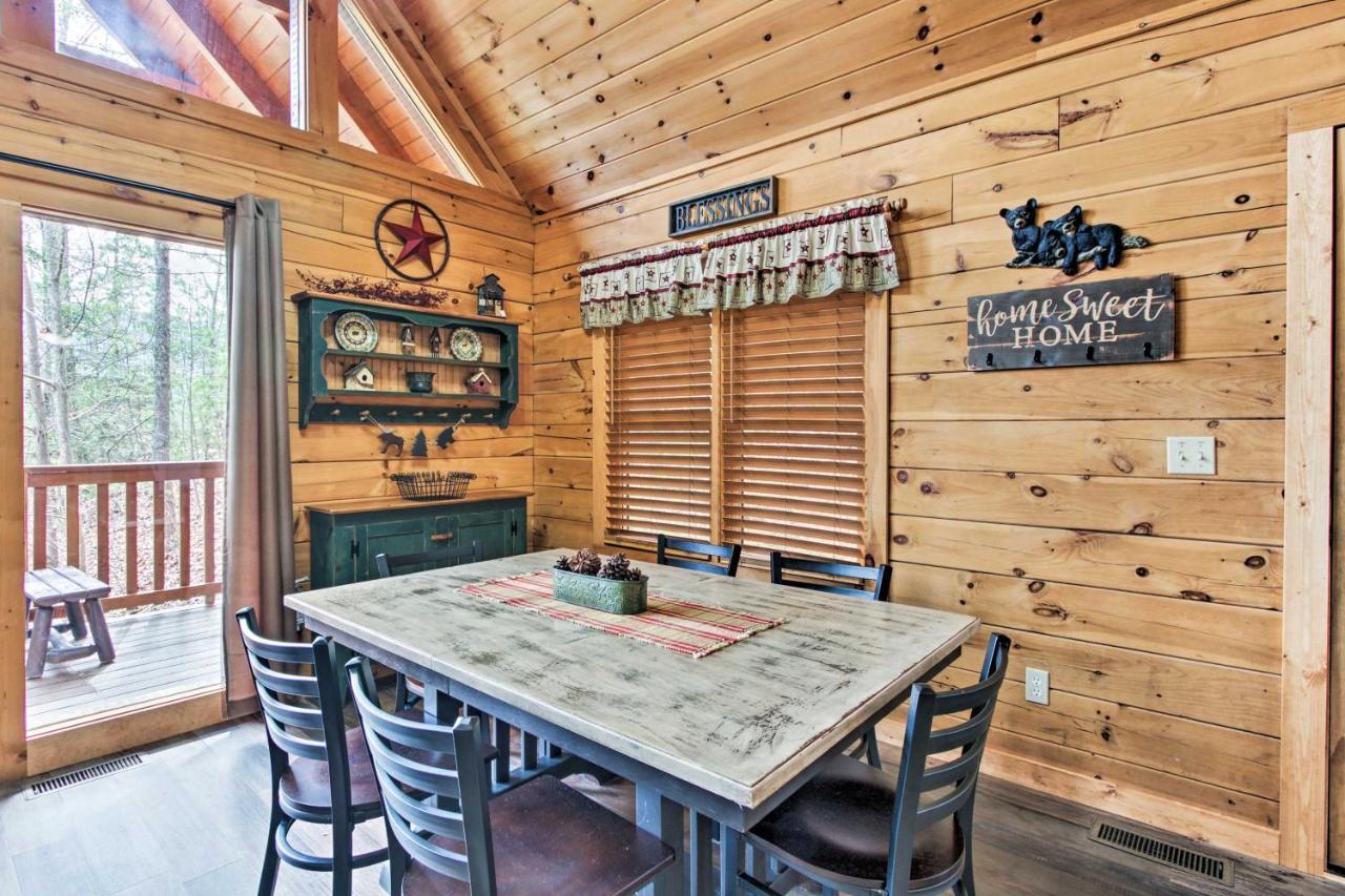 Mountain With Grill And Pool Table! * Gatlinburg