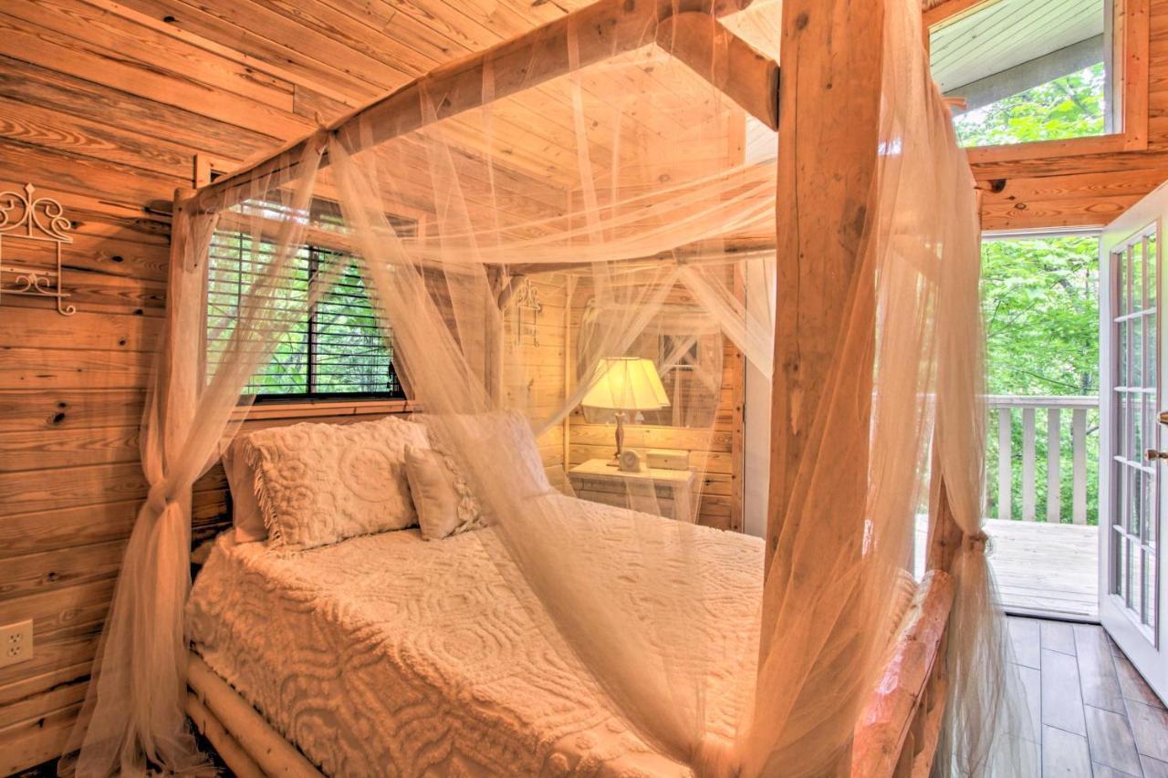 Rustic With Hot Tub 2 Mi To Town Holiday home Gatlinburg