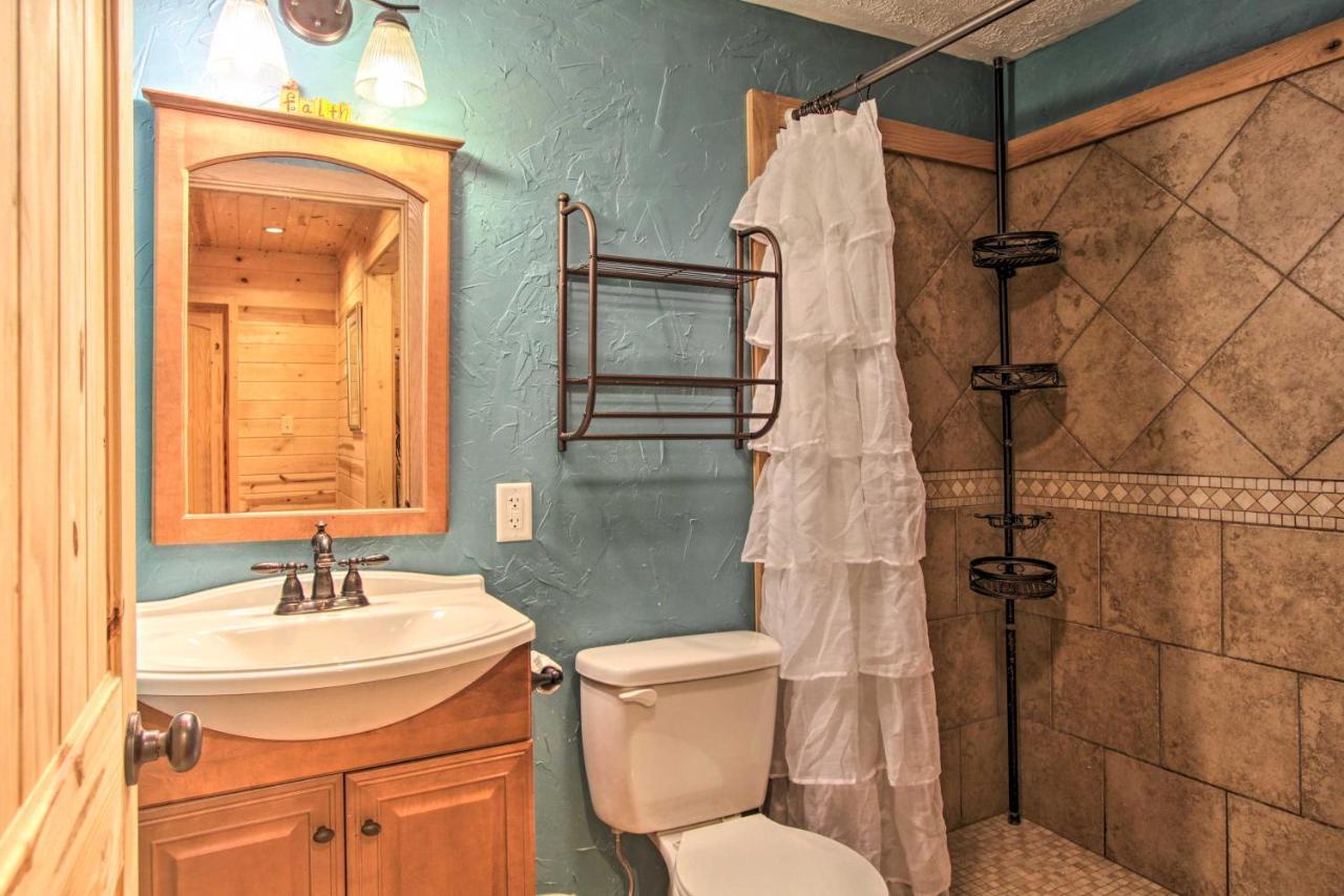 Holiday home Rustic With Hot Tub 2 Mi To Town Gatlinburg