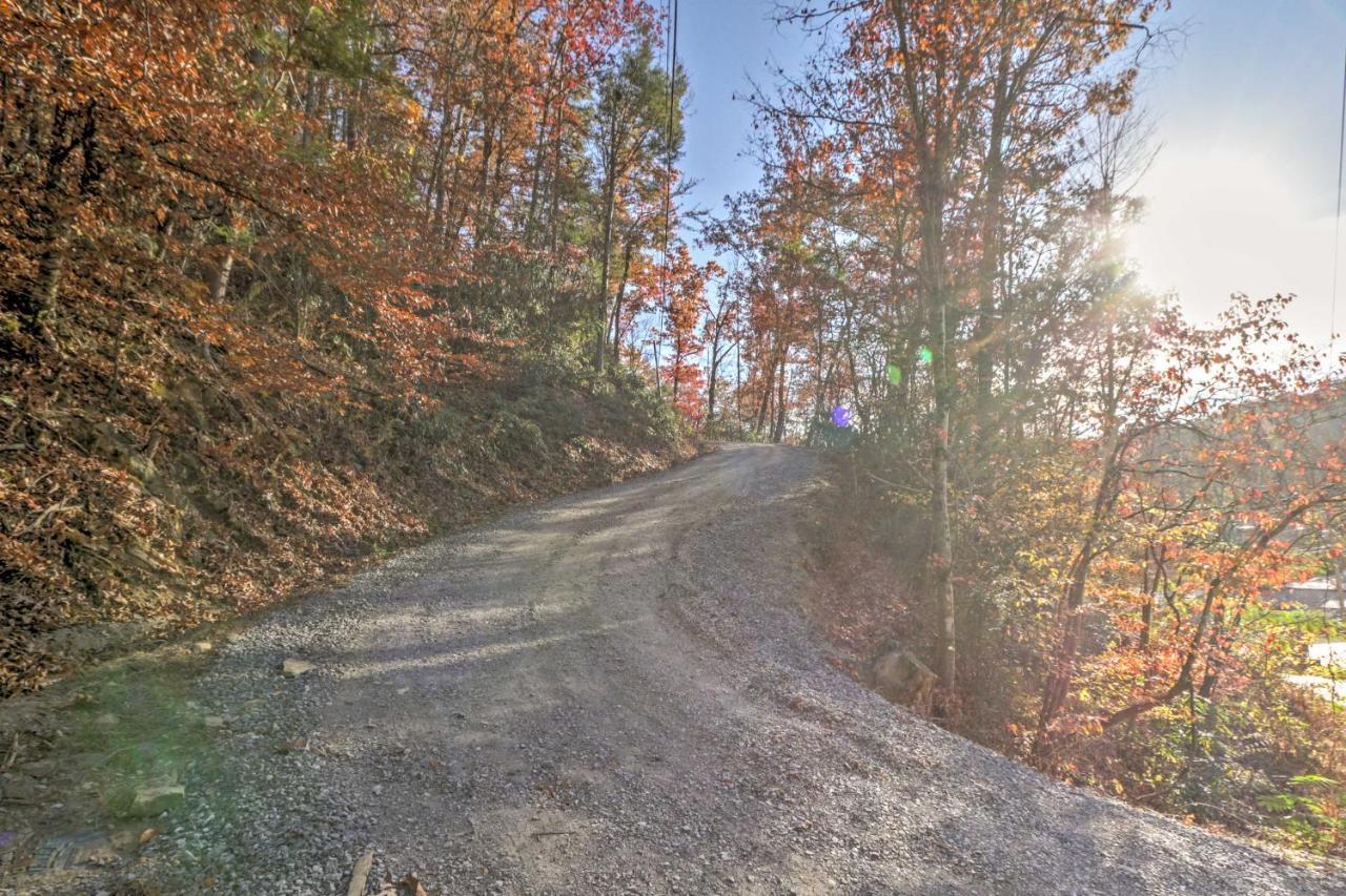 Holiday home Smoky Mountain 4 Acres, 3 Mi To