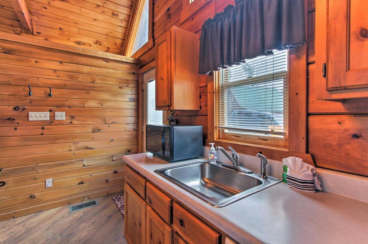Two Hearts Cabin With Hot Tub, Amenities Gatlinburg