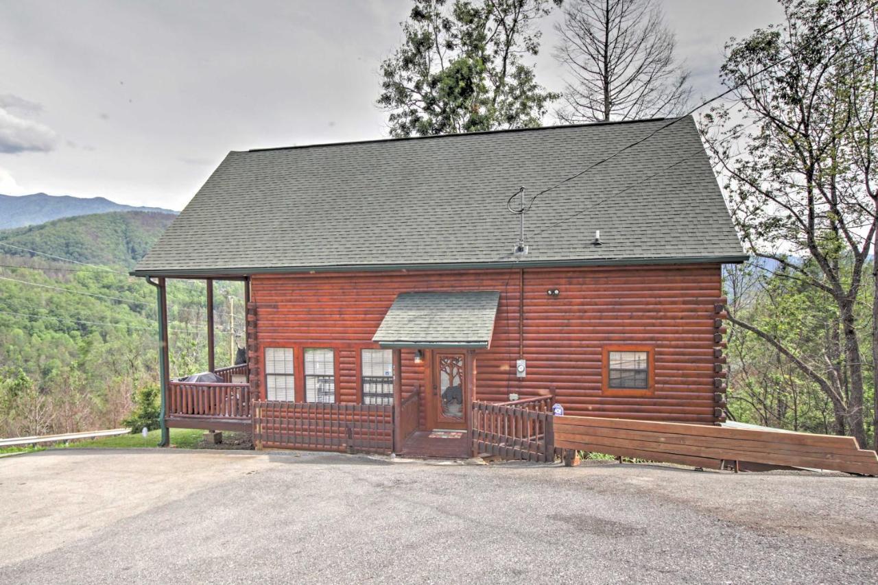 Expansive Hot Tub, Deck And Grill! Gatlinburg