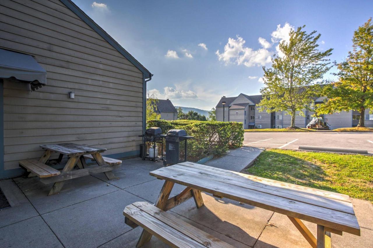 Mountaintop With Balcony And Views! Gatlinburg
