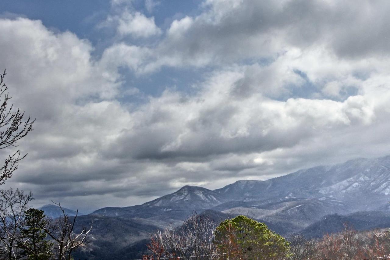 Holiday home Mountain Views And Indoor Hot Tub! Gatlinburg