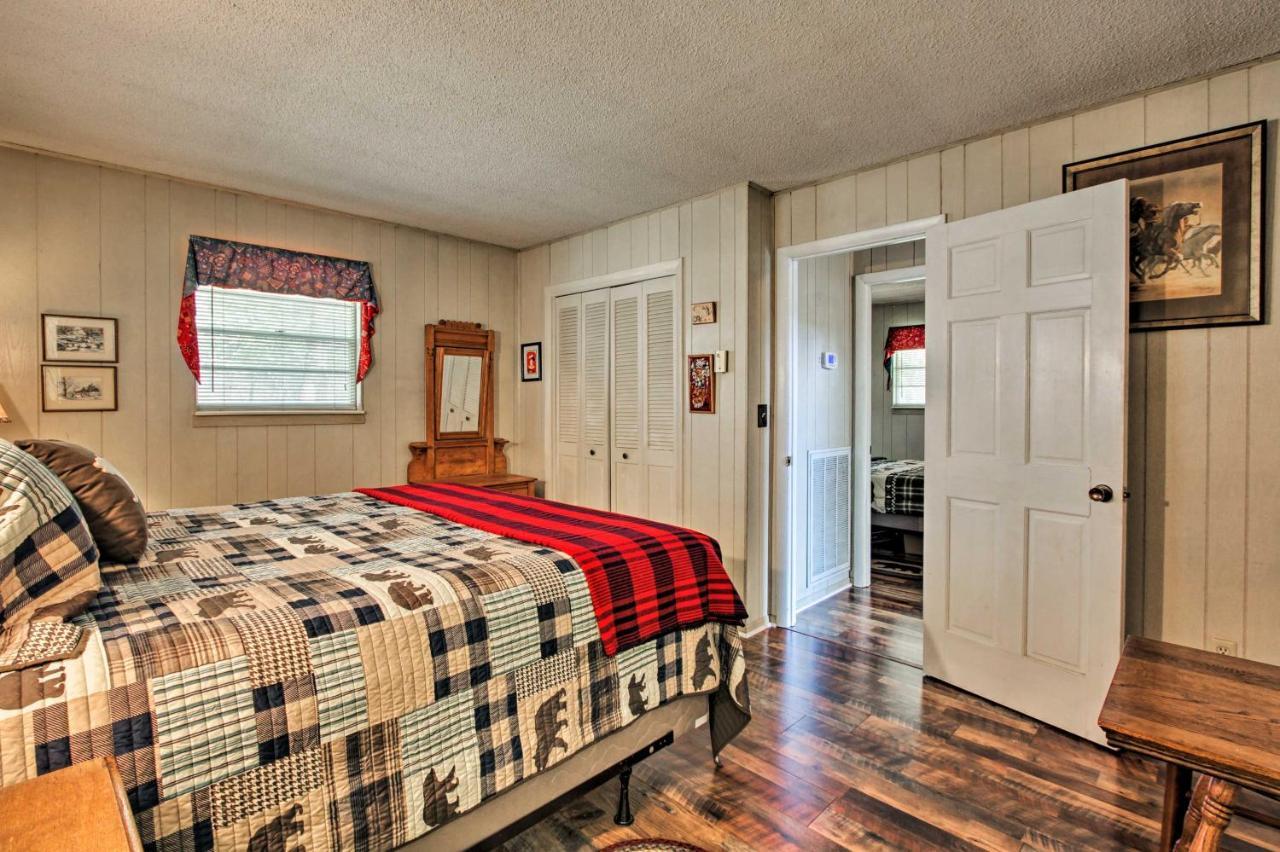 Holiday home Quiet With Mountain Views About 3 Mi To Gatlinburg