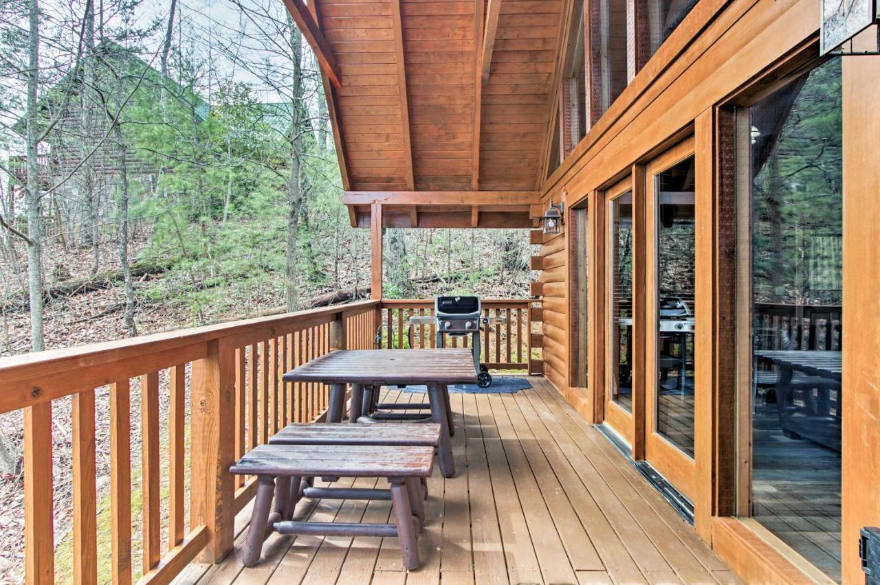 Mountain With Grill And Pool Table!