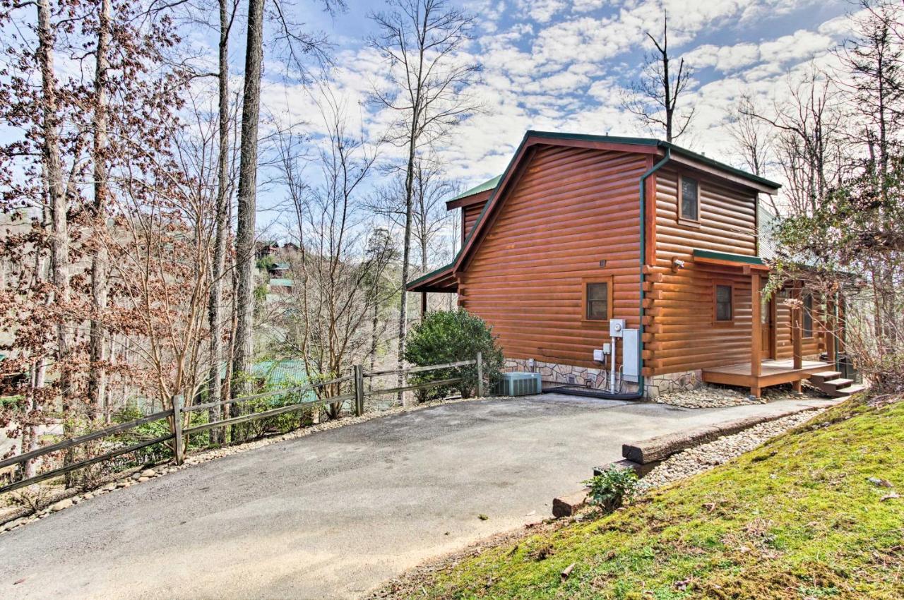 Mountain With Grill And Pool Table! Gatlinburg