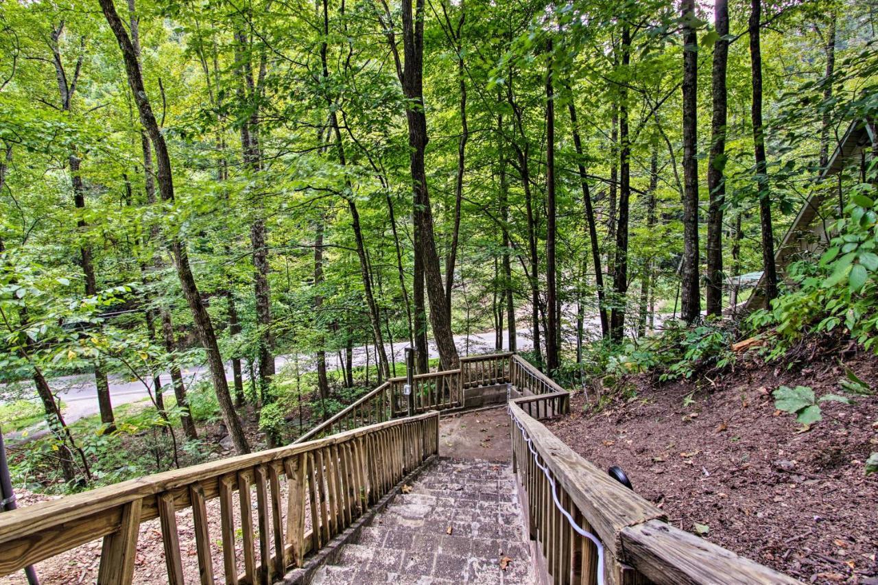 Holiday home Wooded Mtn Chalet With Loft 2 Mi To Ober Gatlinburg! Gatlinburg