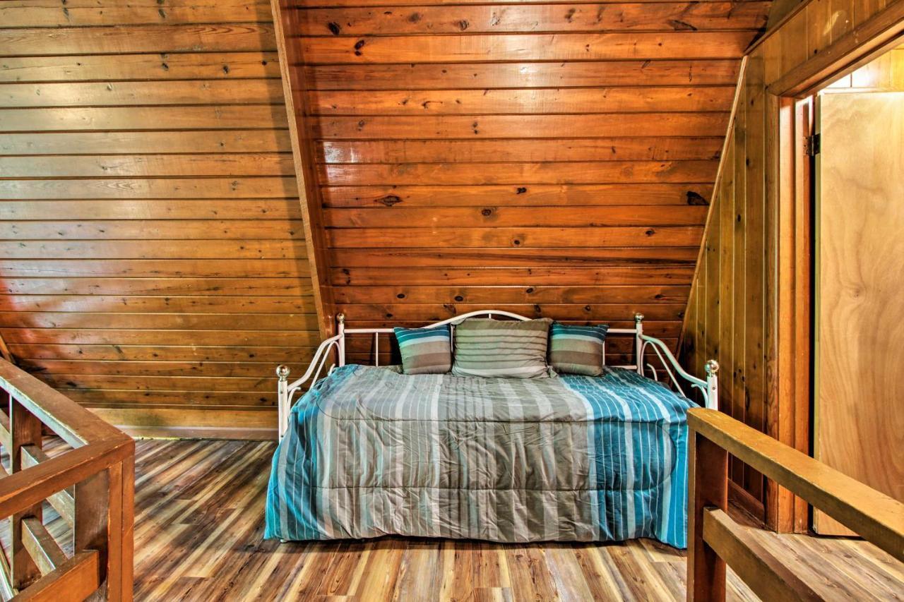 Holiday home Wooded Mtn Chalet With Loft 2 Mi To Ober Gatlinburg!