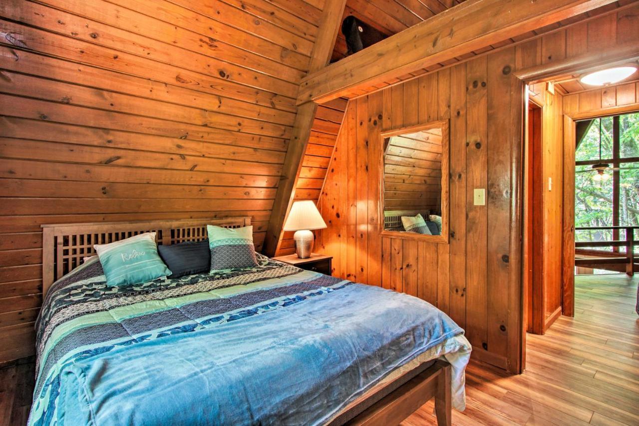 Holiday home Wooded Mtn Chalet With Loft 2 Mi To Ober Gatlinburg!