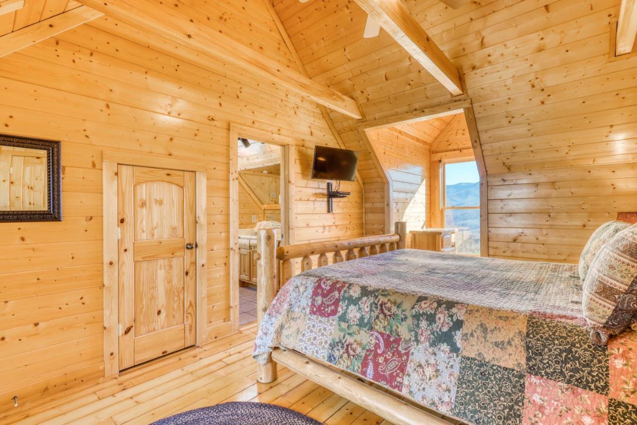 Papa Bears Cabin Holiday home Gatlinburg