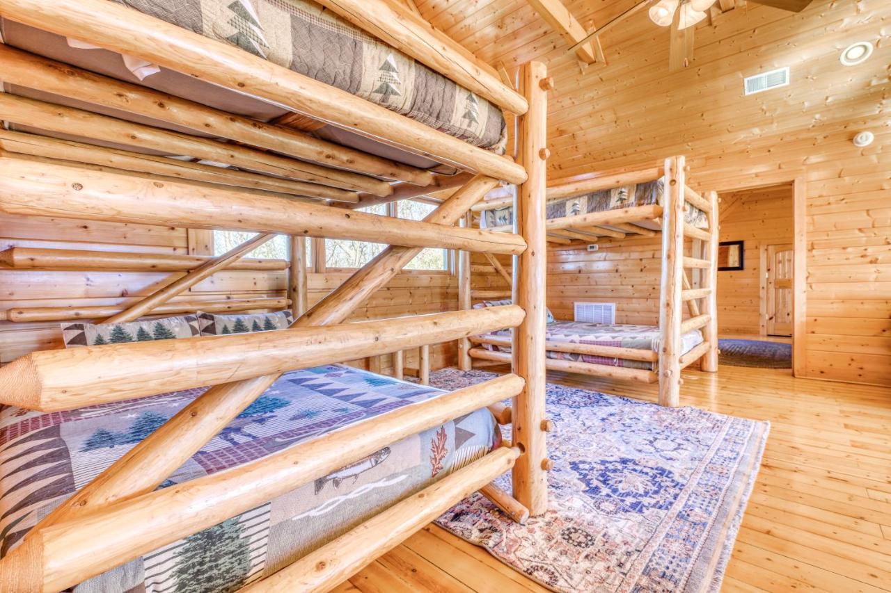 Papa Bears Cabin Holiday home *