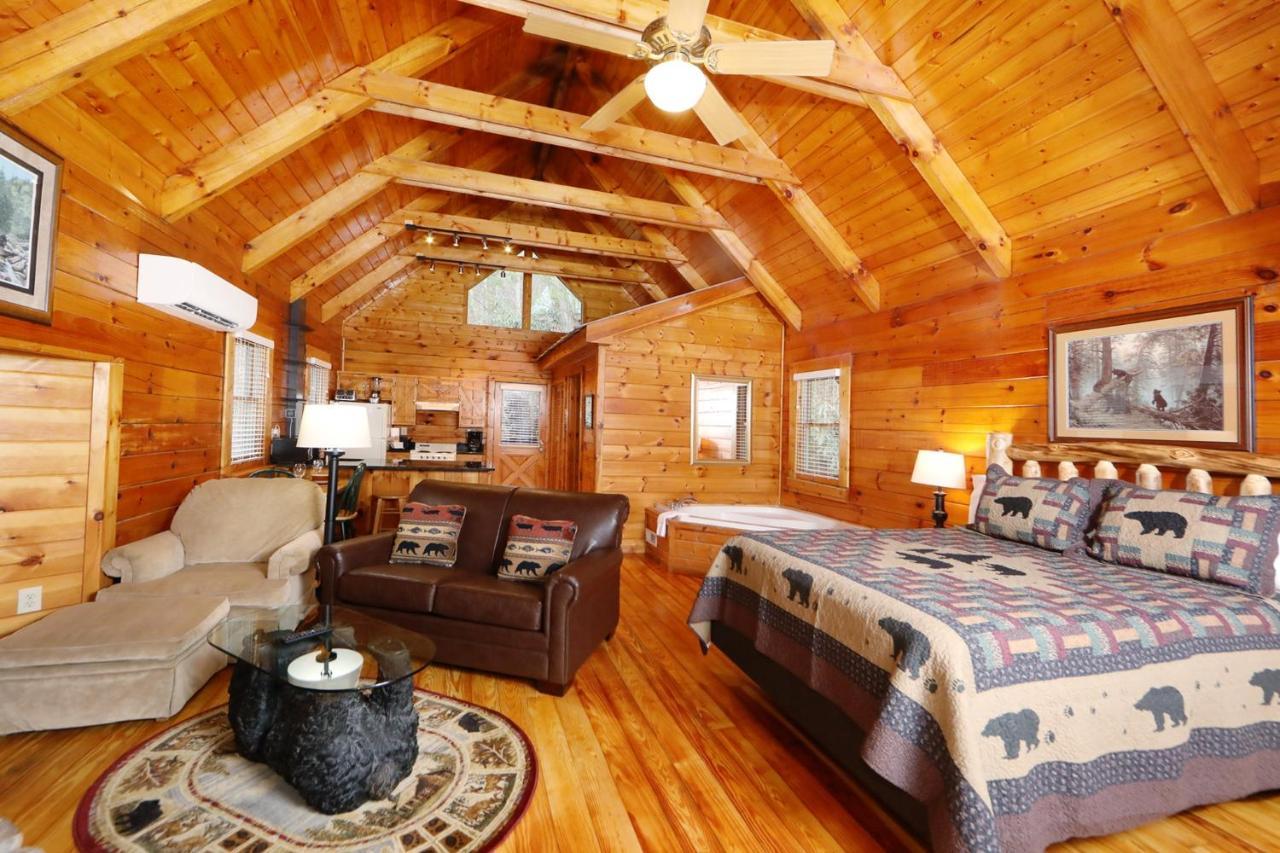 The Cuddle Hut * Gatlinburg