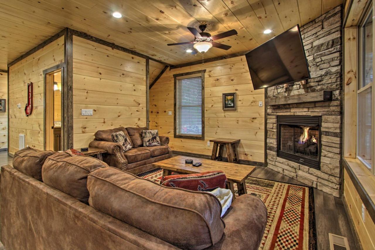 Luxe With Theater Less Than 2 Miles To