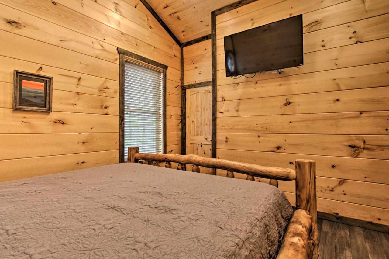 Holiday home Luxe With Theater Less Than 2 Miles To *