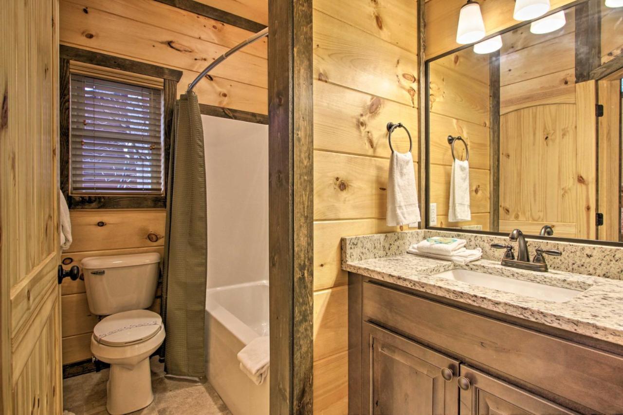 Holiday home Luxe With Theater Less Than 2 Miles To