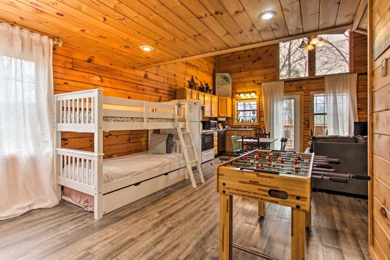 Apartment Studio Cabin With Loft And Hot Tub Less Than 5 Mi To Downtown! *