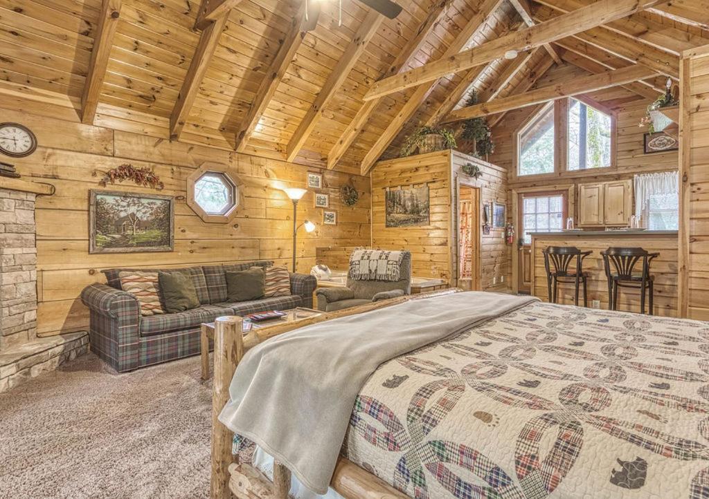 Apartment Mountain Eden, Hot Tub, Pool, Wifi, 1089 Free Tickets Each Paid Day, Dollywood And