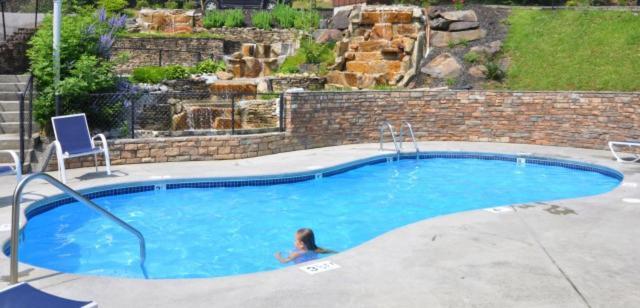 Mountain Eden, Hot Tub, Pool, Wifi, 1089 Free Tickets Each Paid Day, Dollywood And Apartment *