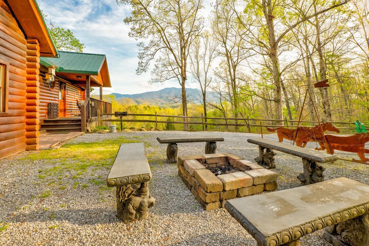 Unbridled Memories Luxury Log Cabin Holiday home Gatlinburg