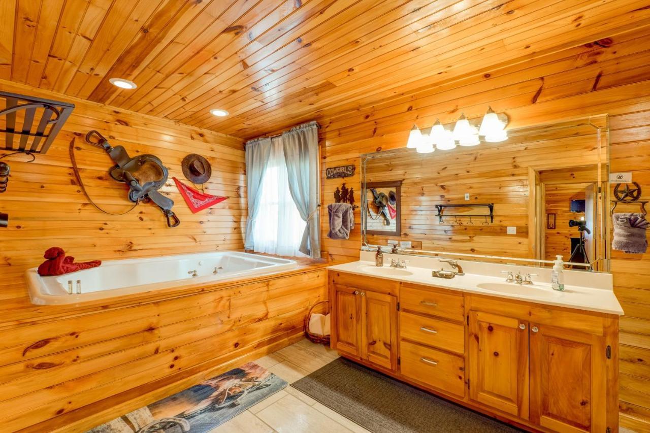 Holiday home Unbridled Memories Luxury Log Cabin *