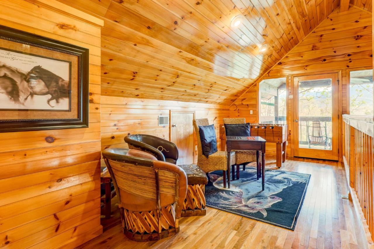 Holiday home Unbridled Memories Luxury Log Cabin