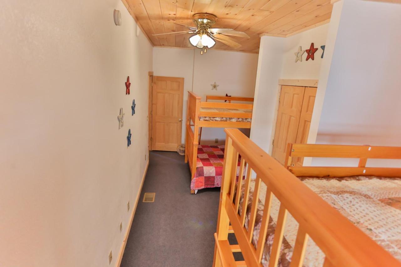 Log Inn, 5 Bed 3 Bath Group In With Game And Hot Tub, Seasonal Pool Gatlinburg