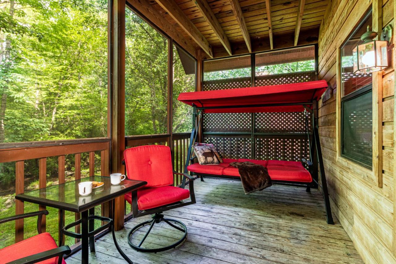 Bear Footin' On The Creek Holiday home