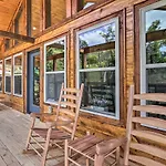 Modern Cabin With Hot Tub And Game Room In Gatlinburg!