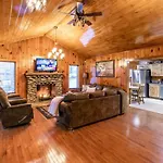 Laural Manor Located In Downtown Gatlinburg