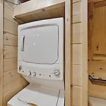 Mountain Wolf\'S Cabin