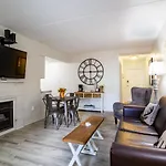 Timber Condo Minutes From Downtown Gatlinburg