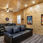 New Build, Indoor Pool, Hot Tub, & Theater Room!