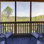 Cozy Gatlinburg Resort Condo With Pool Access!