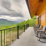 Gatlinburg Vacation Rental With Private Hot Tub!