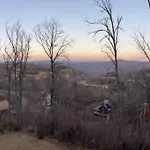 * *Luxury 4 Bdrms, Views, Theater, Arcade, Firepit