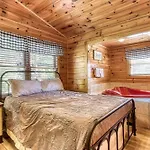 Dog Friendly, Romantic Mtn Getaway Hot Tub Pool