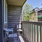 Condo With Pool And Grill Access About 4 Mi To Gatlinburg!