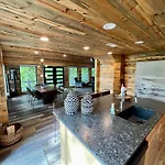 Experience Luxury At Smoky Mountain Hideaway, Just 5 Miles From Downtown Gatlinburg
