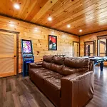 Mountain Skyy Cabin