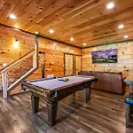 Mountain Skyy Cabin
