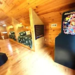 Ole Red Retreat - 10 Minutes To Gatlinburg & Great Smoky Mountains