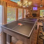 Real Log Cabin With Amazing Views, Hot Tub, Sauna, Games